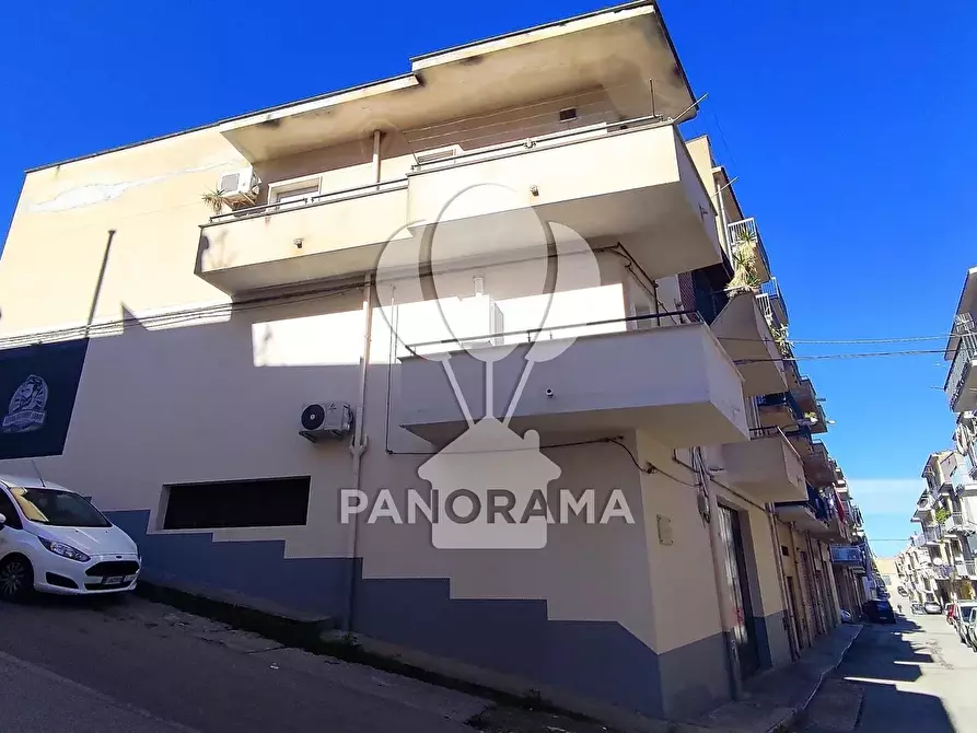 Immagine 66 di Casa trifamiliare in vendita  in Via Florio a Alcamo