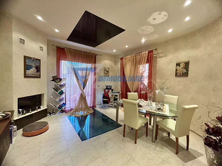 Immagine 4 di Casa trifamiliare in vendita  in Via Monte Pellegrino a Siracusa