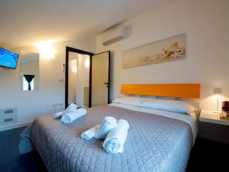 Immagine 19 di Casa trifamiliare in vendita  a Cattolica