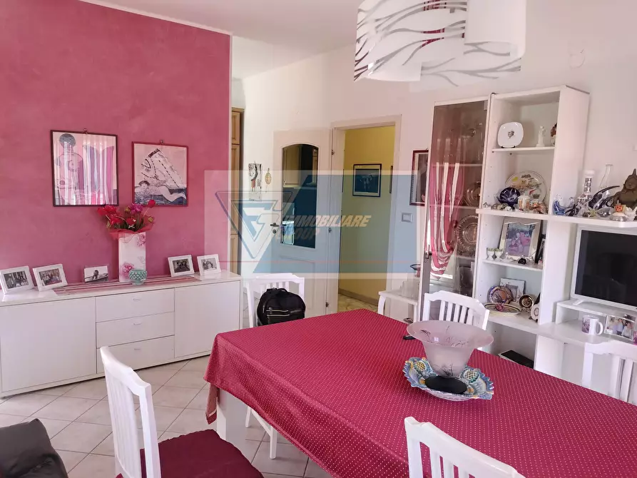 Immagine 5 di Casa trifamiliare in vendita  in Via Pentapoli a Buccheri