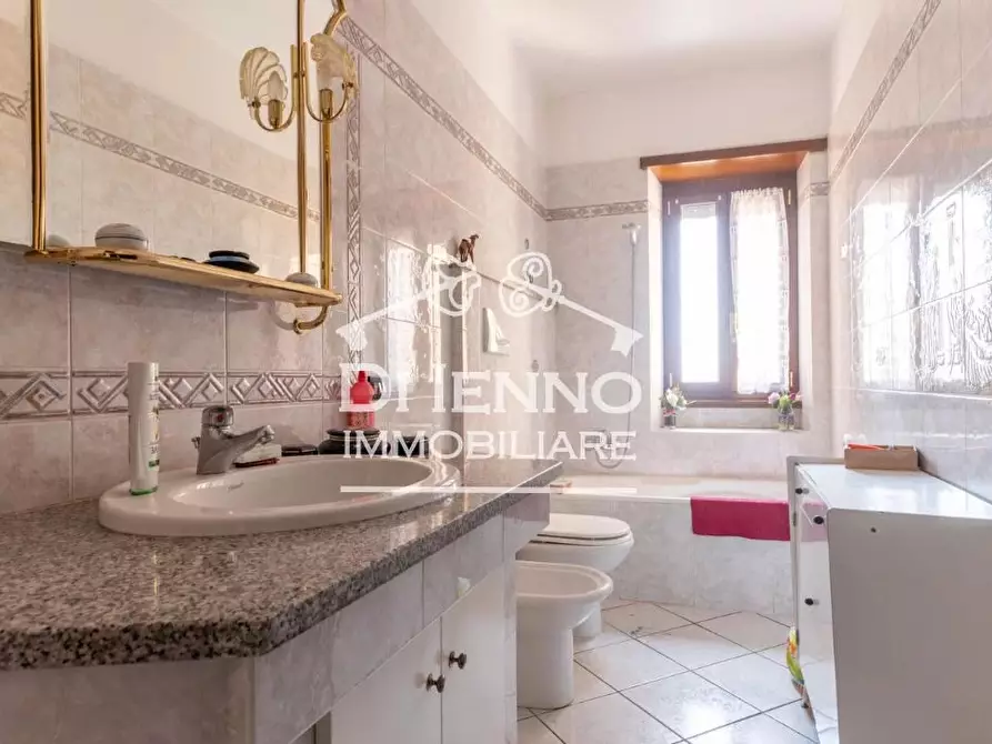 Immagine 22 di Casa trifamiliare in vendita  in Via Cairano a Roma