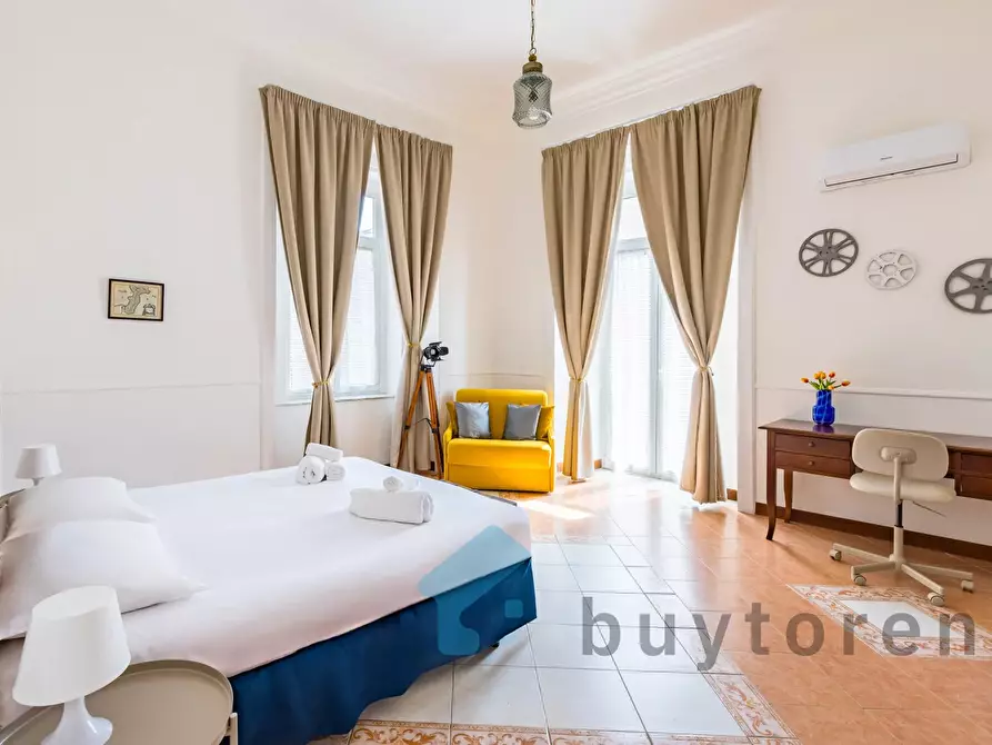 Immagine 2 di Casa trifamiliare in vendita  in Piazzetta Rosario di Palazzo, 10. a Napoli