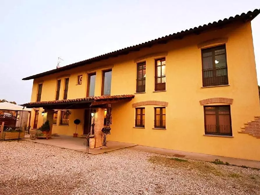 Immagine 6 di Attico in vendita  a Baldissero D'alba