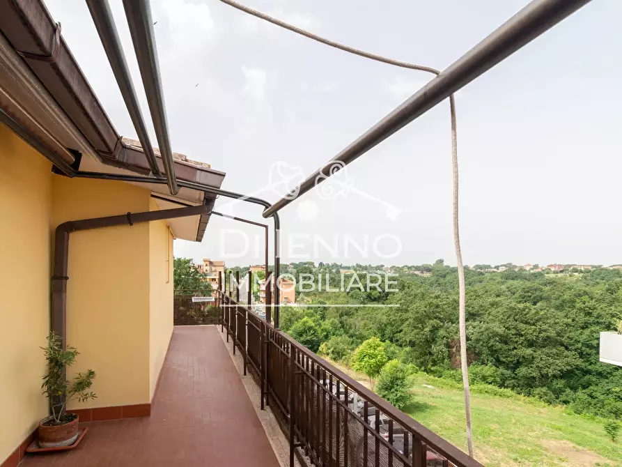 Immagine 17 di Casa trifamiliare in vendita  in Via Castenedolo a Roma