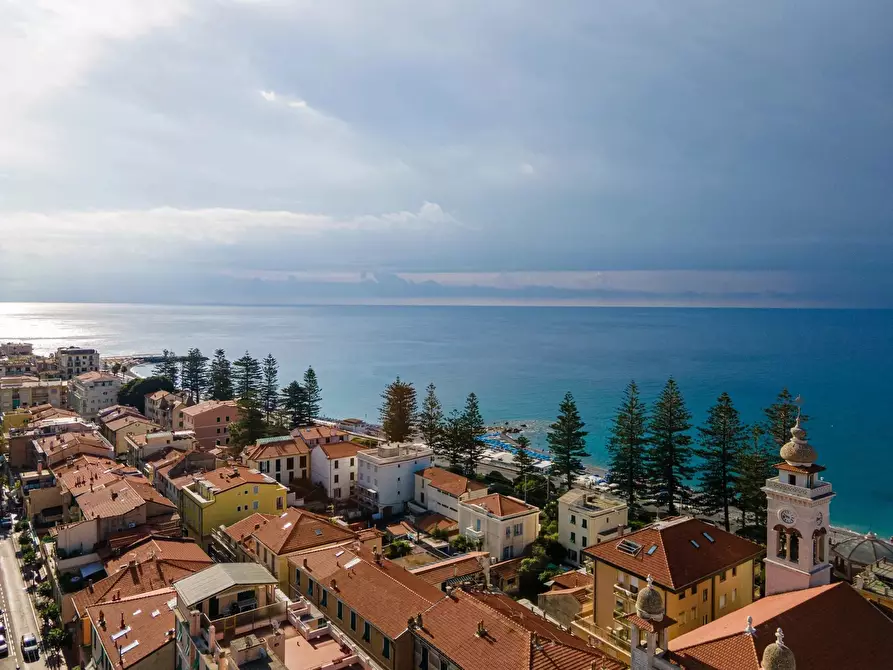 Immagine 2 di Attico in vendita  a Bordighera