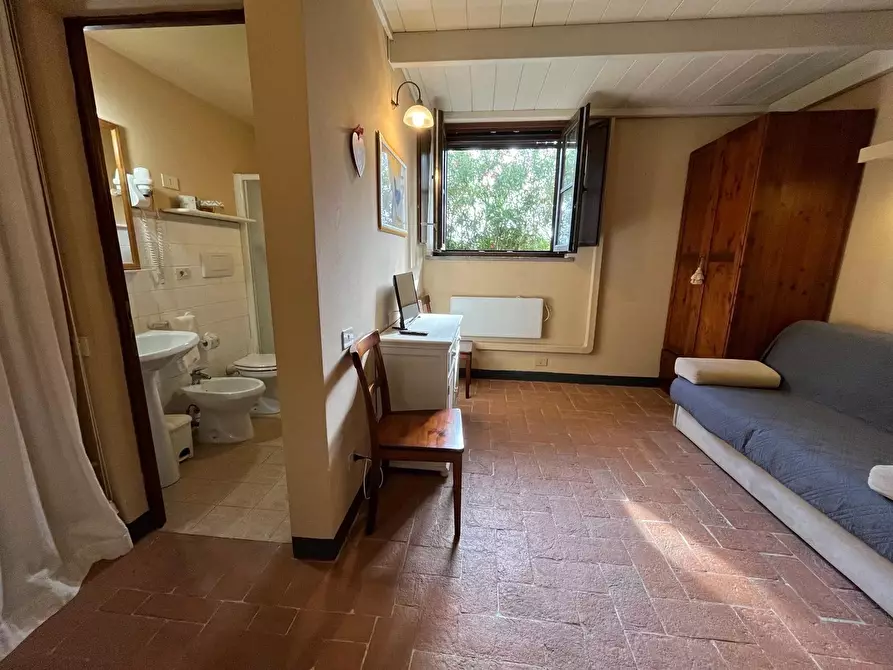 Immagine 15 di Casa trifamiliare in vendita  in Via Aurelia Sud, 55 a San Vincenzo