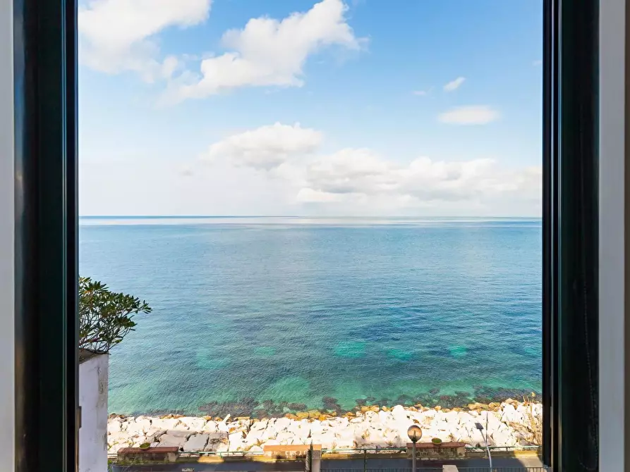 Immagine 15 di Casa trifamiliare in vendita  in via Eddomade, 39. a Casamicciola Terme