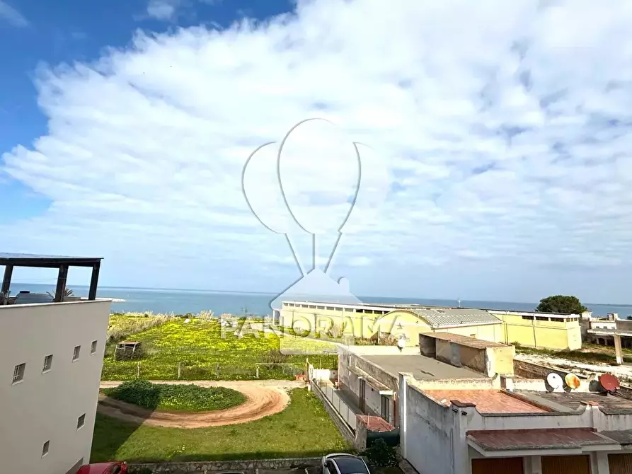 Immagine 10 di Casa trifamiliare in vendita  in Via Portella della Ginestra a Balestrate