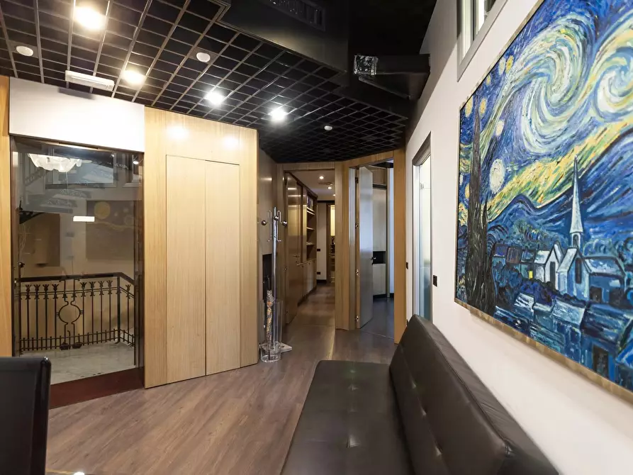 Immagine 4 di Castello in affitto  in Via Spadari a Milano