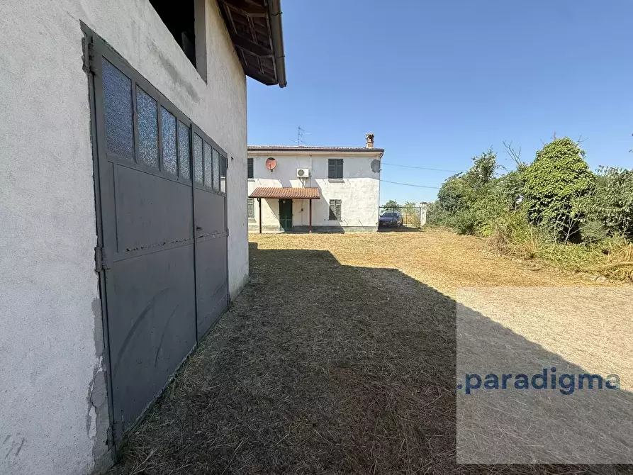 Immagine 3 di Casa trifamiliare in vendita  in Via Bassa, 11 a Sale