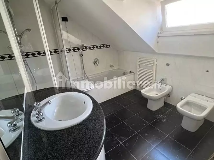 Immagine 33 di Casa trifamiliare in affitto  in Via della Moscova, 10 a Milano