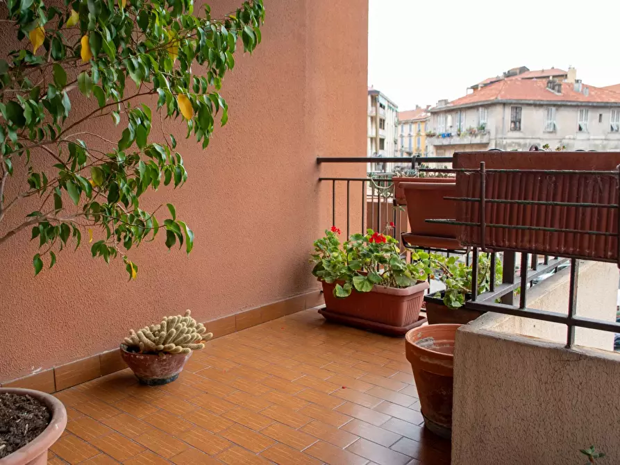 Immagine 28 di Casa trifamiliare in vendita  a Ventimiglia