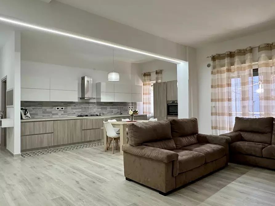 Immagine 3 di Casa trifamiliare in vendita  in Via XXIV Maggio, 74e a Cosenza