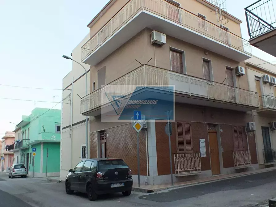 Immagine 14 di Casa trifamiliare in vendita  in VIA LUTRI/ a Avola