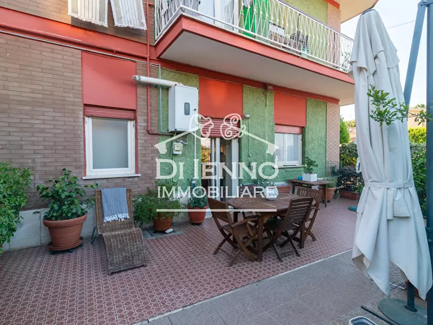 Immagine 15 di Casa trifamiliare in vendita  in Via Pedrengo a Roma
