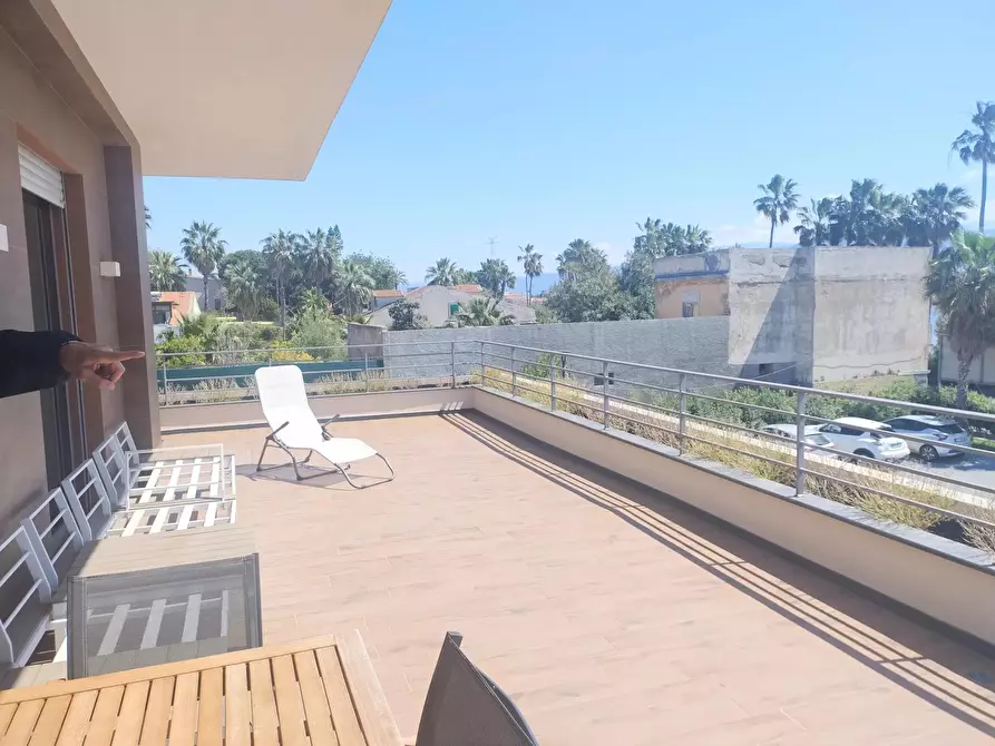 Immagine 5 di Casa trifamiliare in vendita  in Via Consolare Pompea, 1945 a Messina