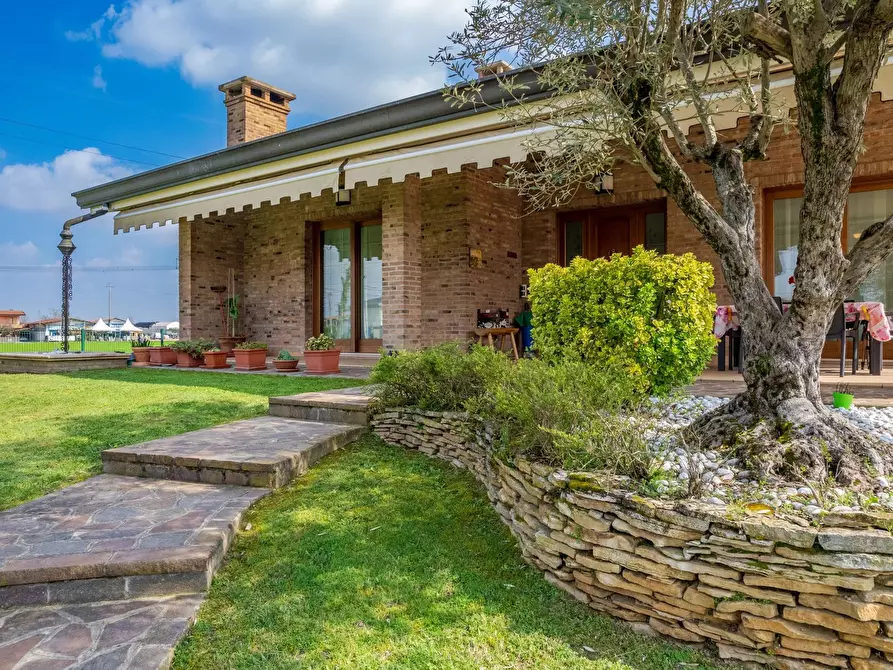 Immagine 2 di Terreno edificabile in vendita  a Albignasego