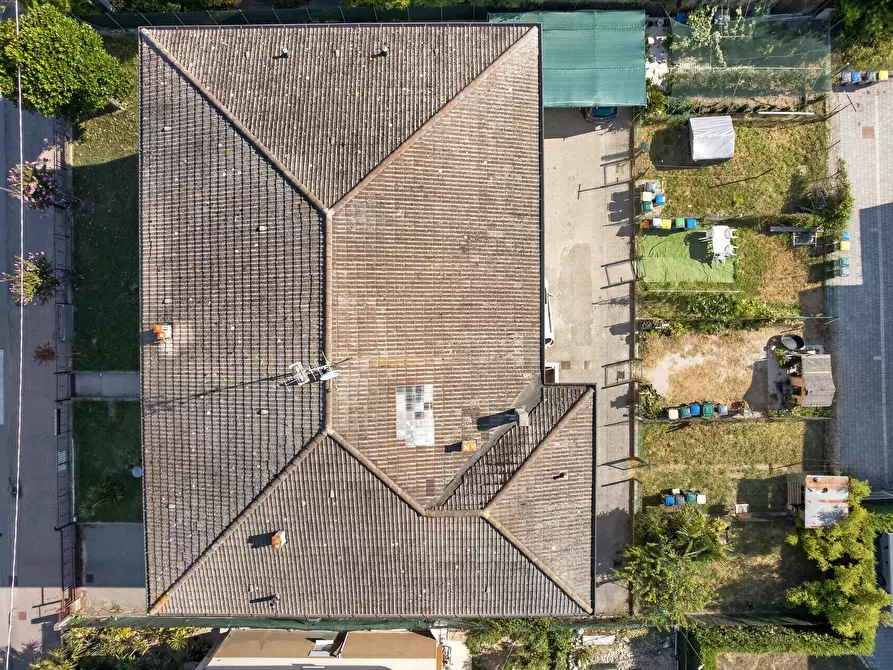 Immagine 42 di Casa trifamiliare in vendita  a Campagna Lupia