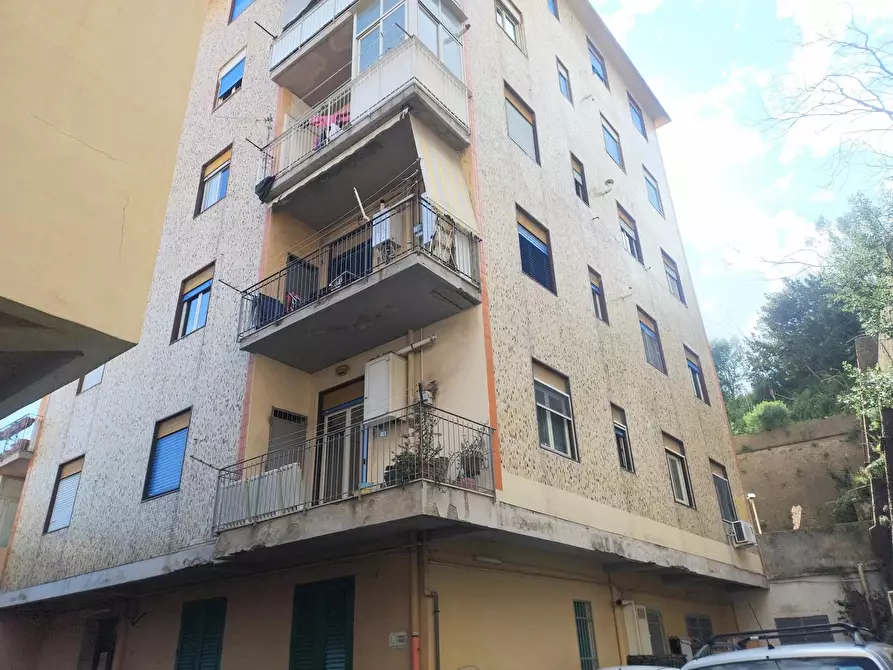 Immagine 2 di Casa trifamiliare in vendita  in Vico Biferno, 15 a Messina