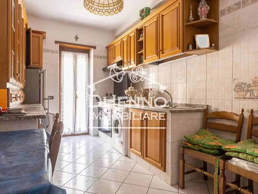 Immagine 10 di Casa trifamiliare in vendita  in Via Cairano a Roma