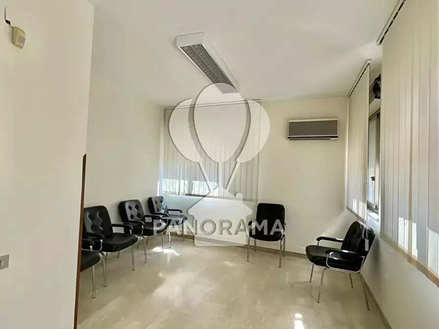 Immagine 10 di Castello in affitto  in Via Catania a Palermo