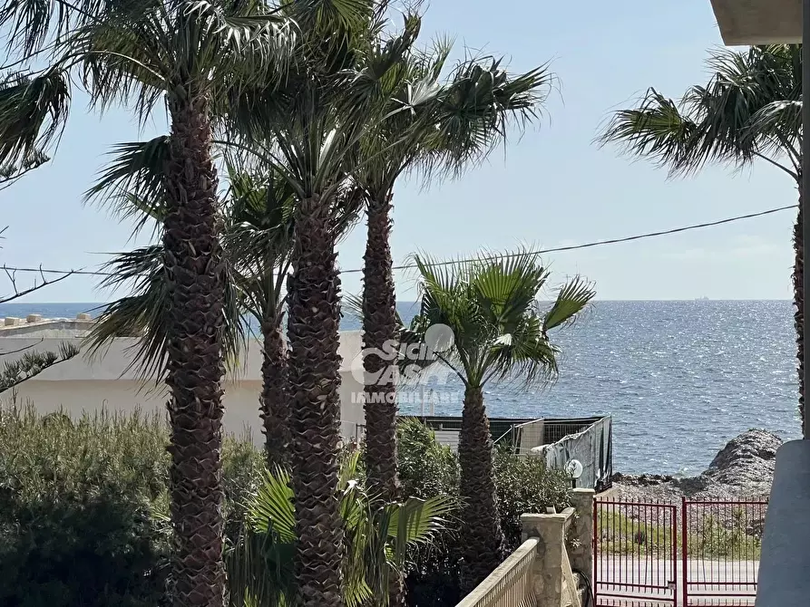 Immagine 1 di Casa trifamiliare in vendita  a Marsala