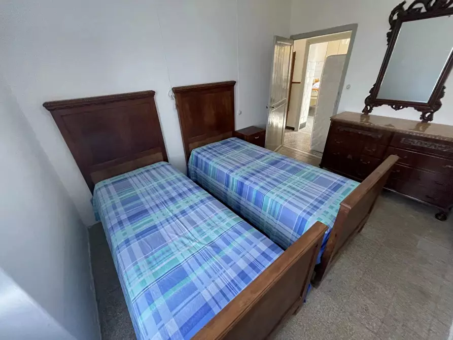 Immagine 8 di Casa trifamiliare in vendita  a Ventimiglia