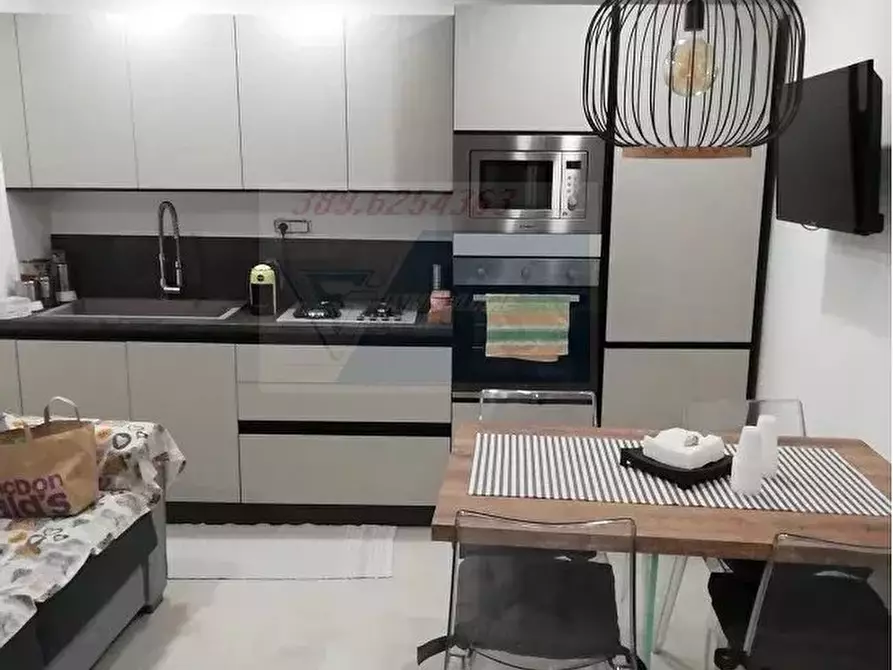 Immagine 4 di Casa trifamiliare in vendita  in Via Arizzi a Siracusa