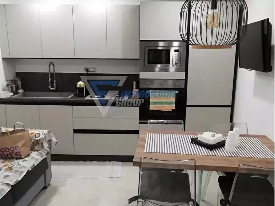 Immagine 1 di Casa trifamiliare in vendita  in Via Arizzi a Siracusa