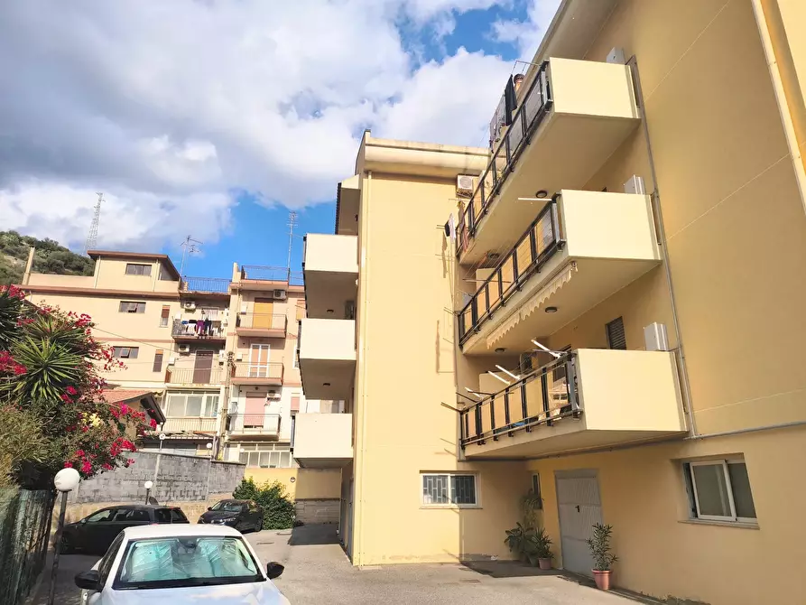 Immagine 35 di Casa trifamiliare in vendita  a Messina