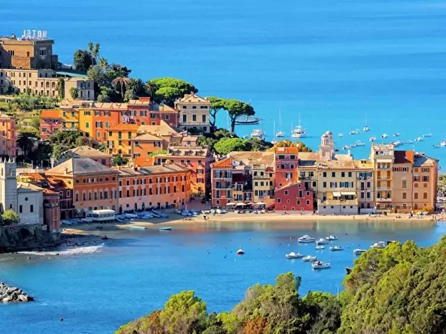 Immagine 2 di Casa trifamiliare in vendita  a Sestri Levante