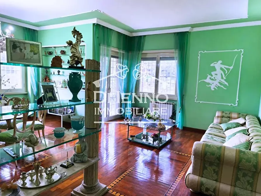 Immagine 2 di Casa trifamiliare in vendita  in Via Campodimele, 75 a Roma