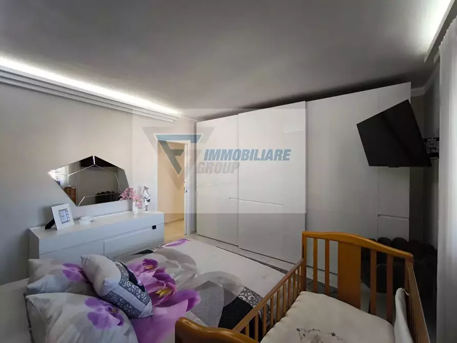 Immagine 17 di Casa trifamiliare in vendita  in Via Ippolito Nievo a Siracusa