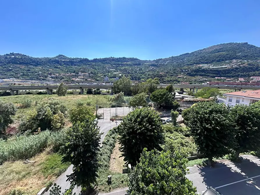 Immagine 17 di Casa trifamiliare in vendita  a Ventimiglia