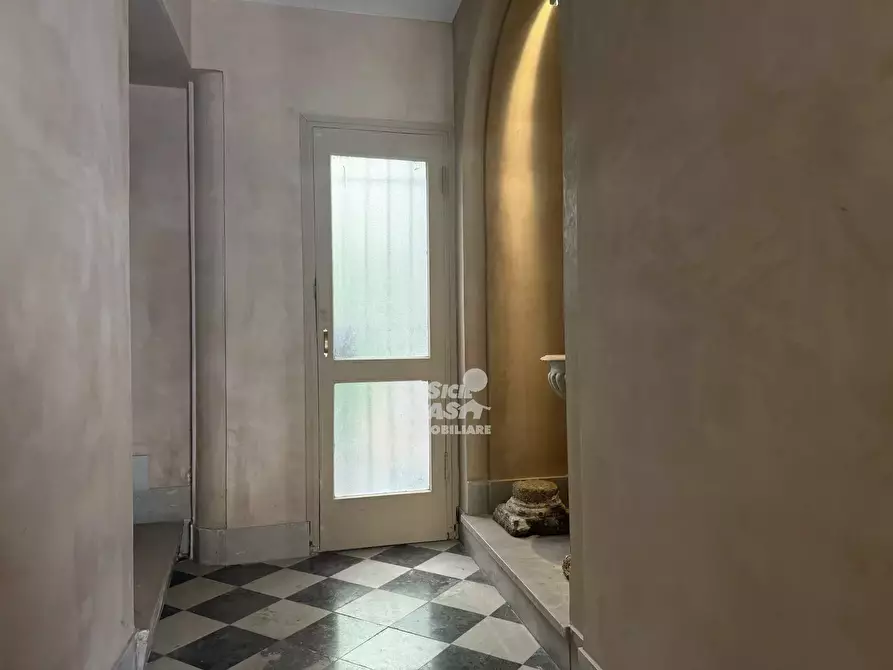 Immagine 29 di Casa trifamiliare in affitto  a Marsala