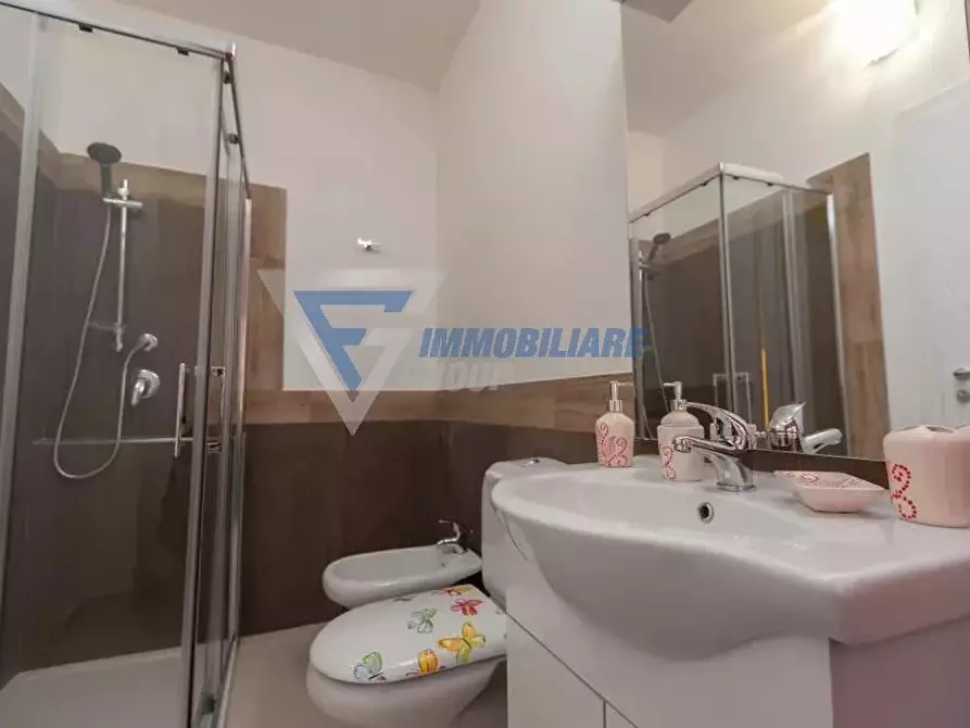 Immagine 9 di Casa trifamiliare in vendita  in Viale Epipoli a Siracusa