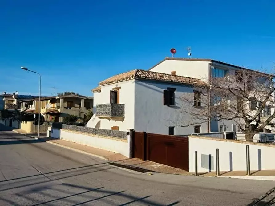 Immagine 20 di Casa trifamiliare in vendita  in via Grazia Deledda, 19. a Aggius