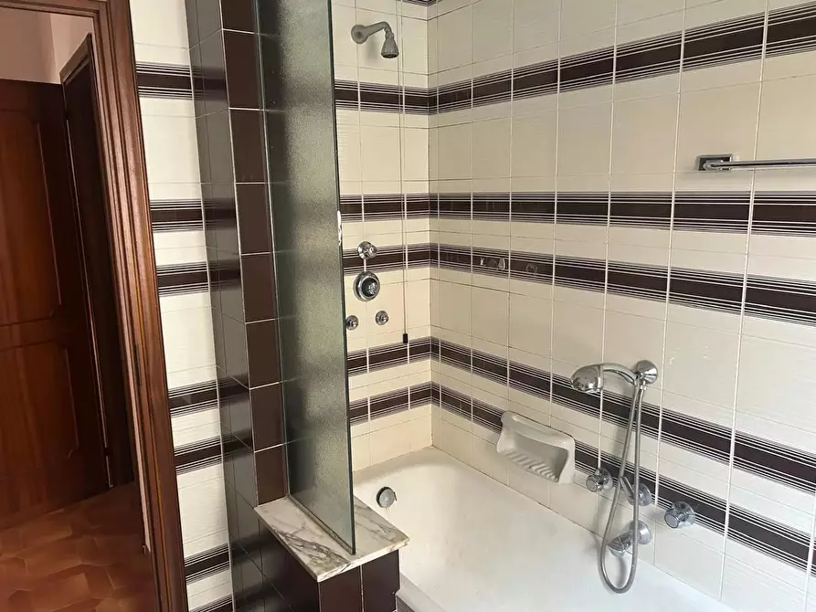 Immagine 11 di Casa trifamiliare in vendita  a Bordighera