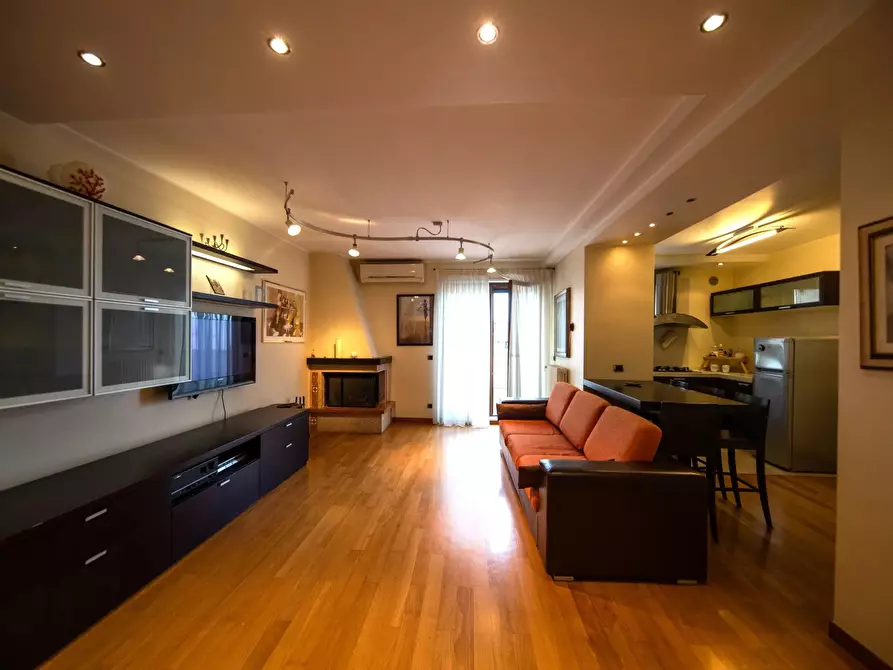 Immagine 9 di Casa trifamiliare in vendita  in Vico XX Vittorio Emanuele.19 a Bari