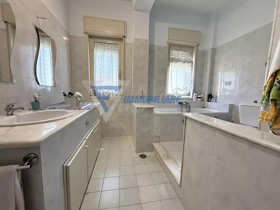 Immagine 11 di Casa trifamiliare in vendita  in Via Augusta a Siracusa