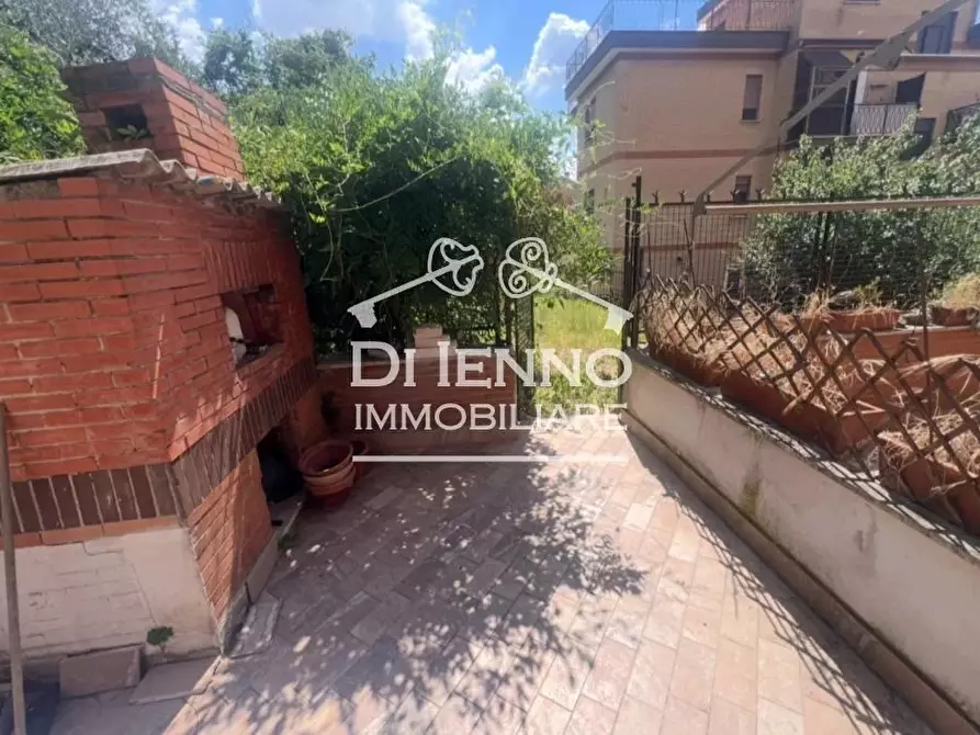 Immagine 15 di Casa trifamiliare in vendita  in Via Terranuova Bracciolini a Roma