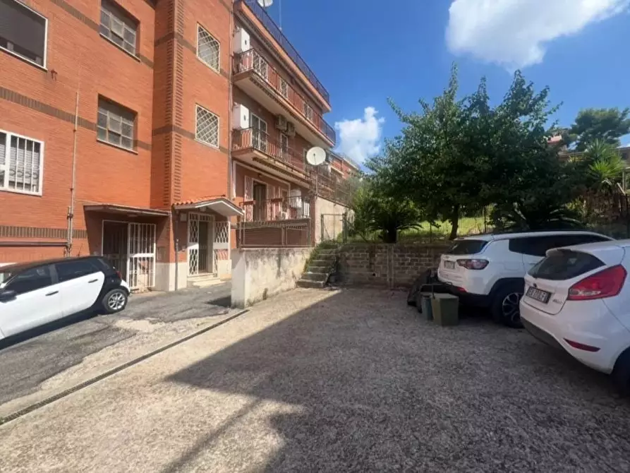 Immagine 8 di Casa trifamiliare in vendita  in Via Terranuova Bracciolini a Roma