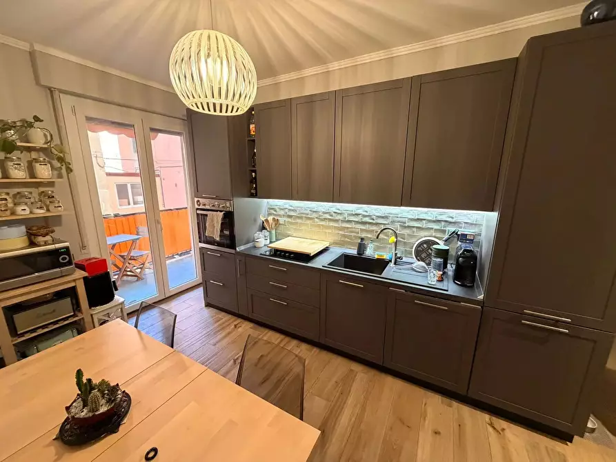 Immagine 3 di Casa trifamiliare in vendita  a Ventimiglia