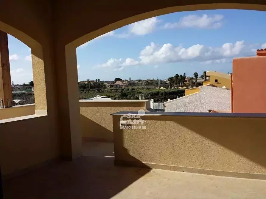 Immagine 1 di Casa trifamiliare in vendita  a Marsala