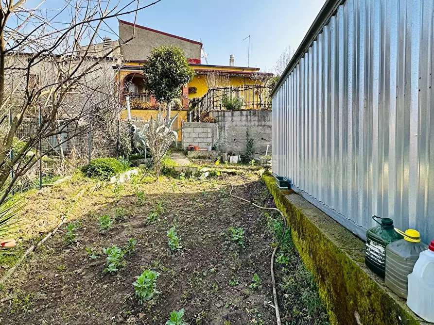 Immagine 8 di Casa trifamiliare in vendita  in Via Giosuè Carducci, 4 a Bianchi