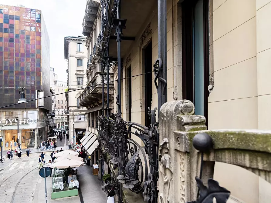 Immagine 21 di Castello in affitto  in Via Spadari a Milano