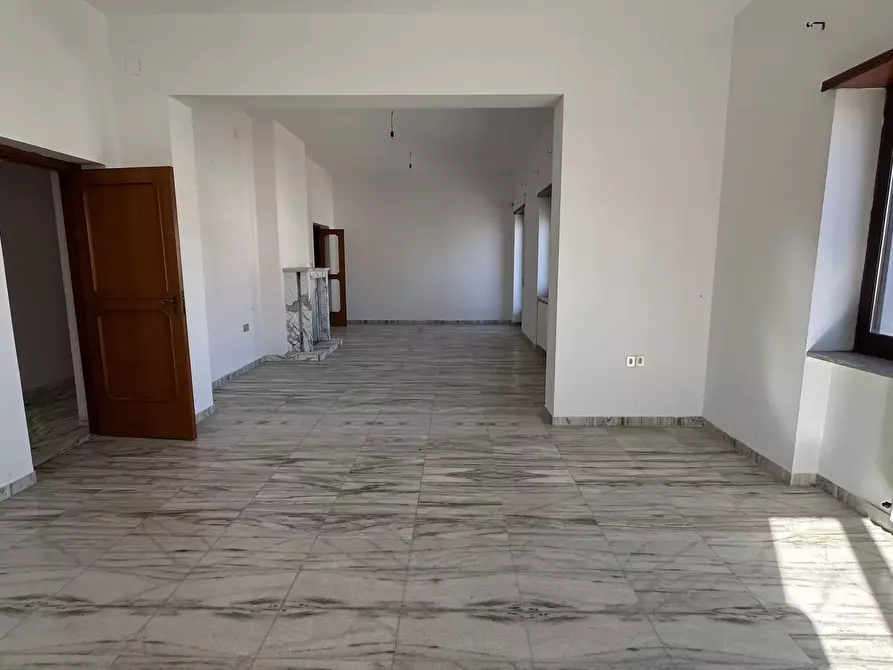 Immagine 10 di Casa trifamiliare in vendita  in Viale della Repubblica, 34 a Altomonte