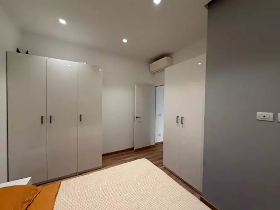 Immagine 18 di Casa trifamiliare in affitto  a Milano