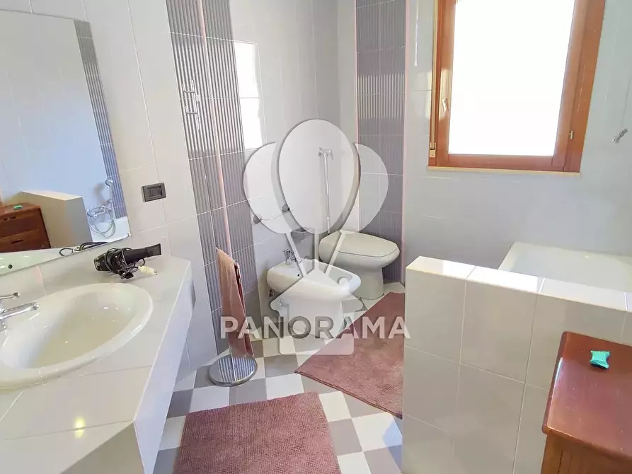 Immagine 35 di Casa trifamiliare in vendita  in Via Florio a Alcamo