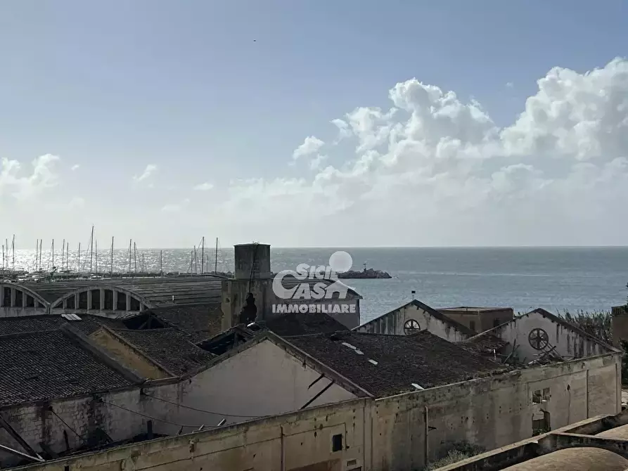 Immagine 1 di Casa trifamiliare in vendita  a Marsala